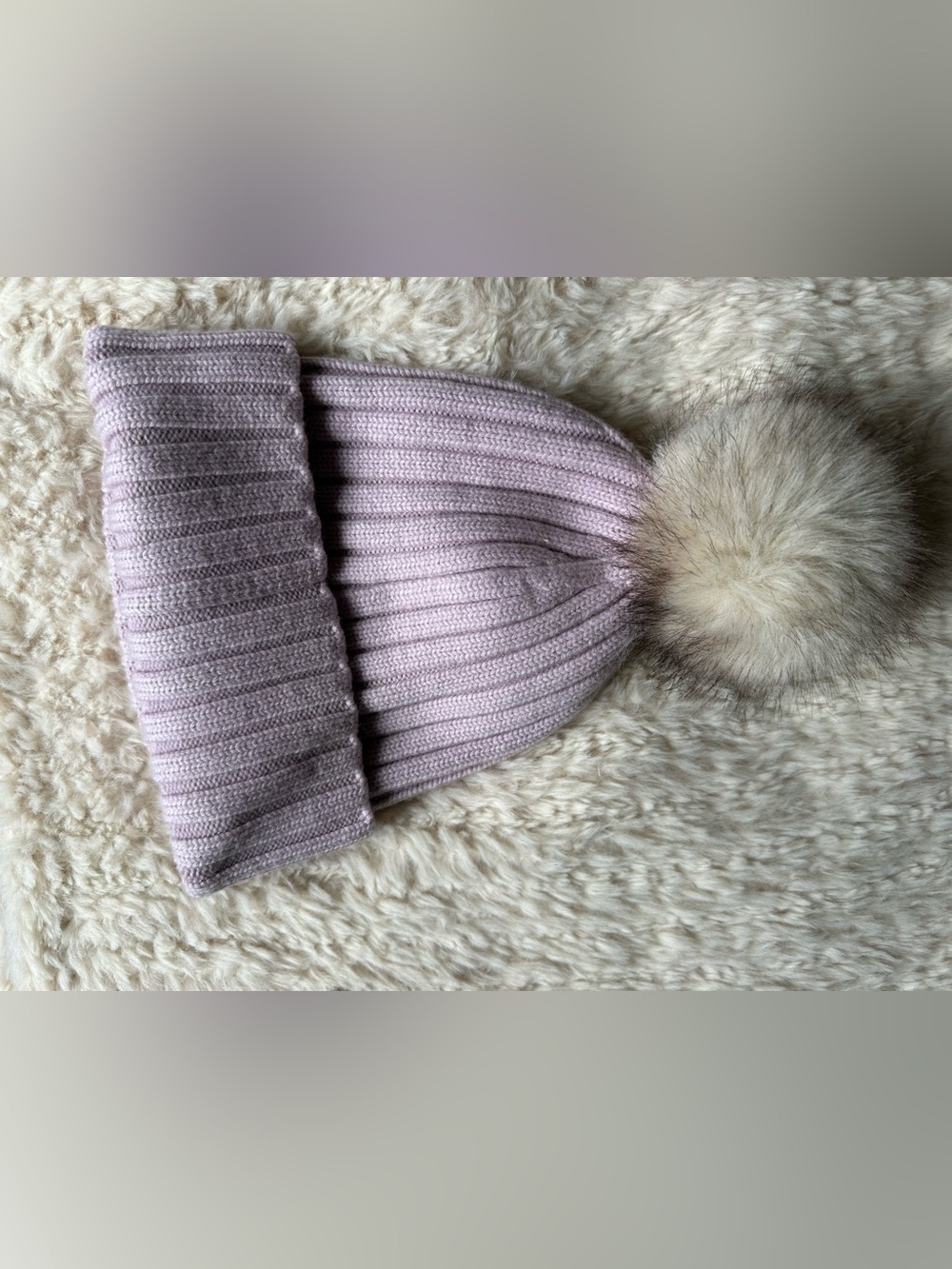 Aritzia Ribbed Merino Hat with Faux Fur Pom - Dusty pink.